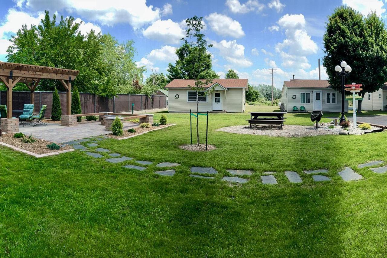 Pleasant Valley Motel *