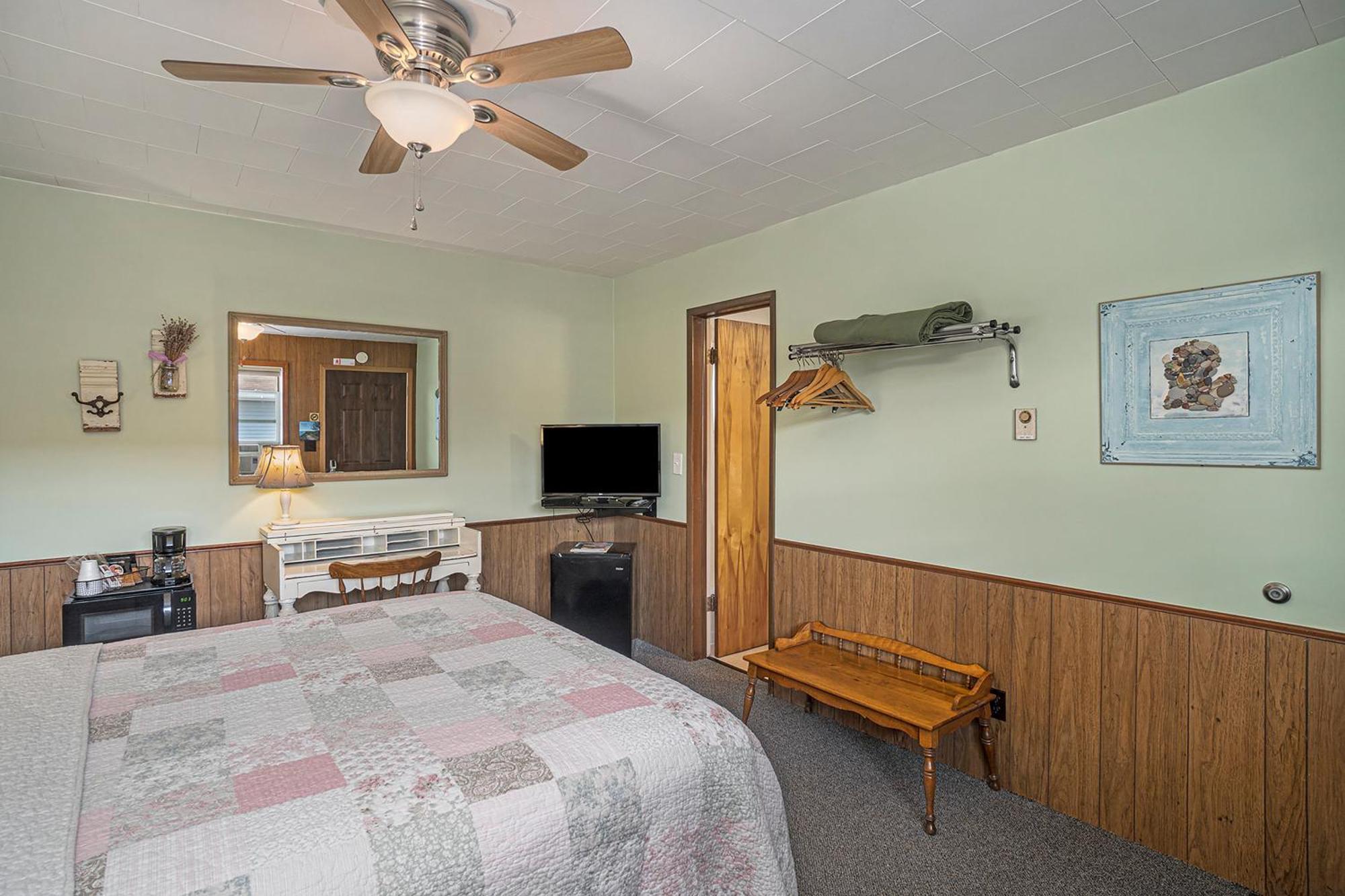 Pleasant Valley Motel